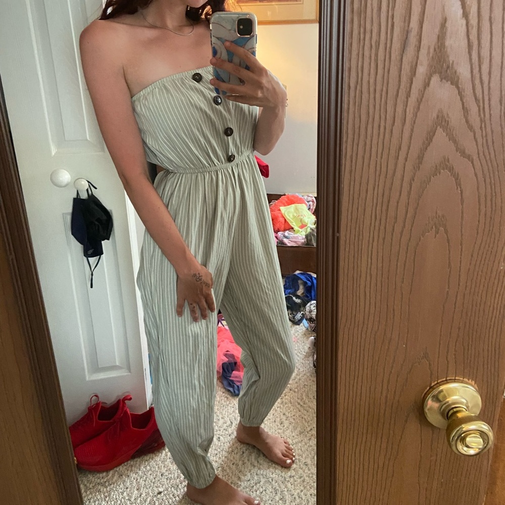 SHEIN Sleeveless Jumpsuit